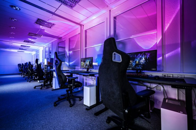 De Faker aos Palcos do PlayX4: O Ecossistema Implacável dos Esports Coreanos em 2026